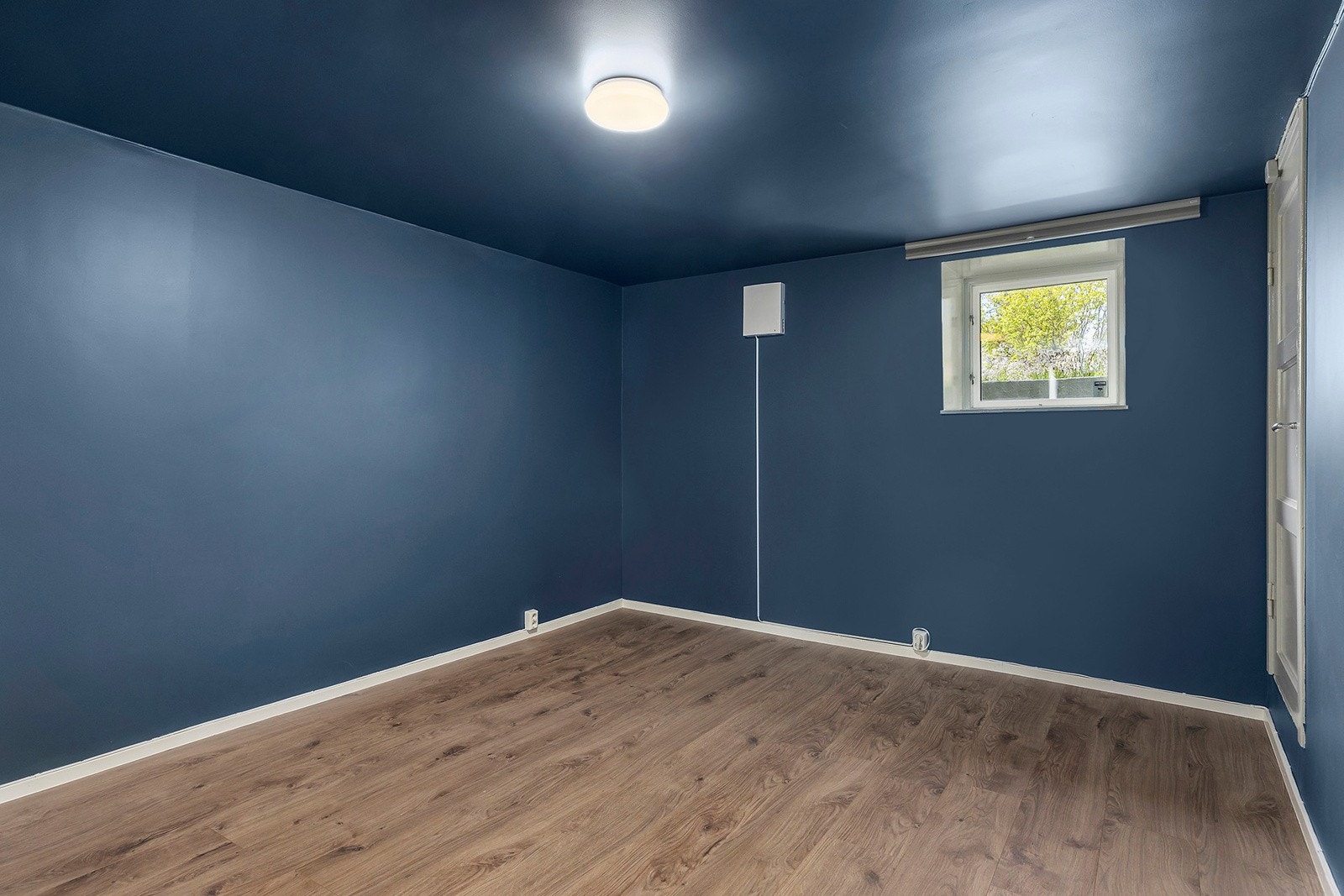 Disponibelt rom innerst i leiligheten. Gulvet har blitt pigget opp og gitt rommet en takhøyde på 2,12 m. Galleribilde