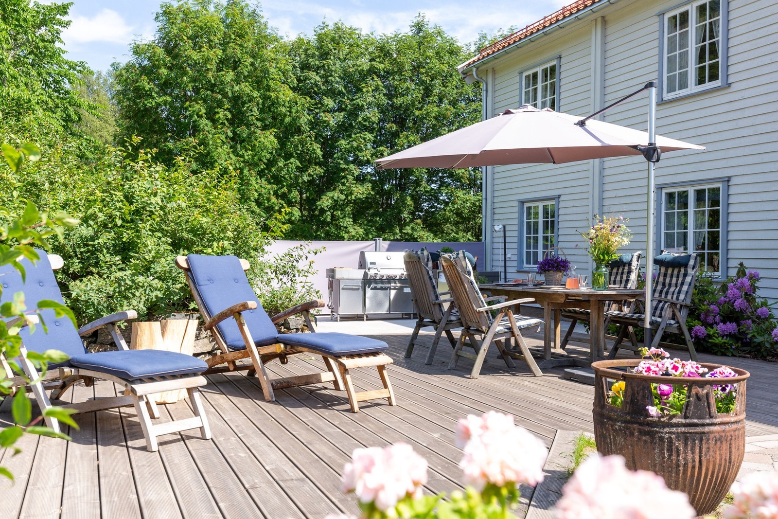 Her har du god plass til sittegrupper og grill. Galleribilde