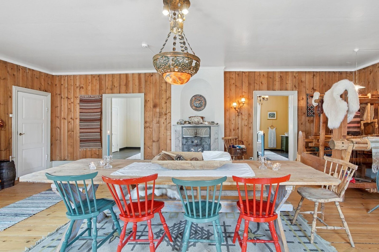 Nydelig utformet sal med historisk uttrykk. Galleribilde