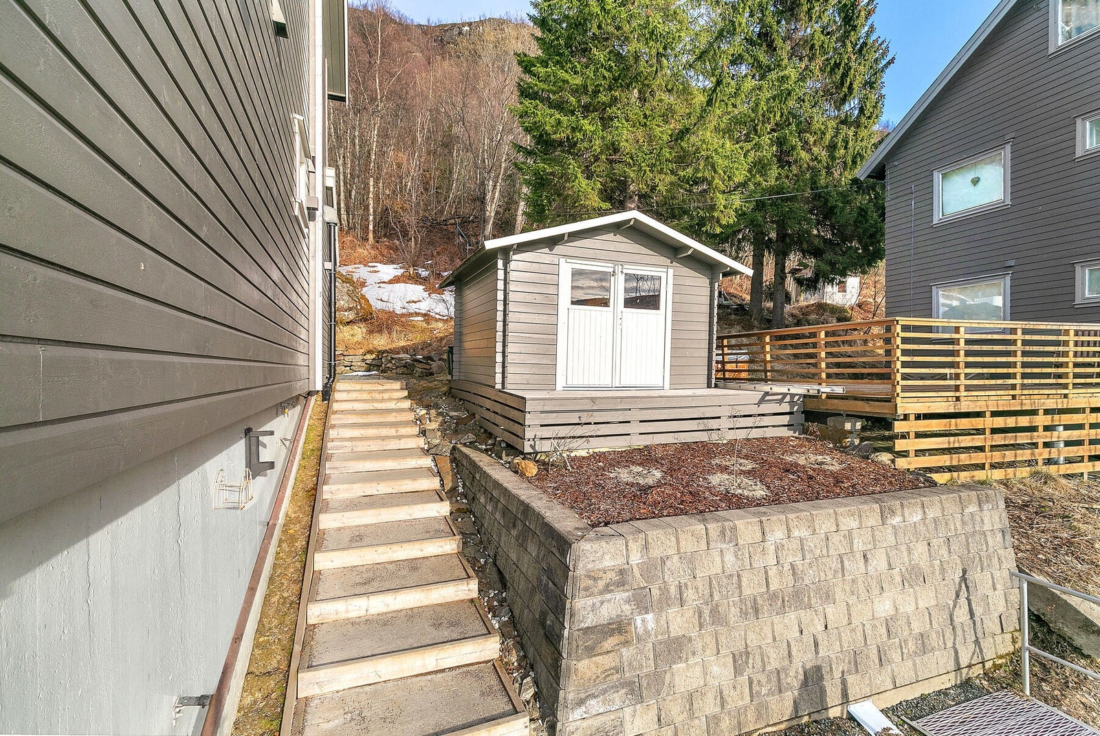 Trappegang til bakside Galleribilde