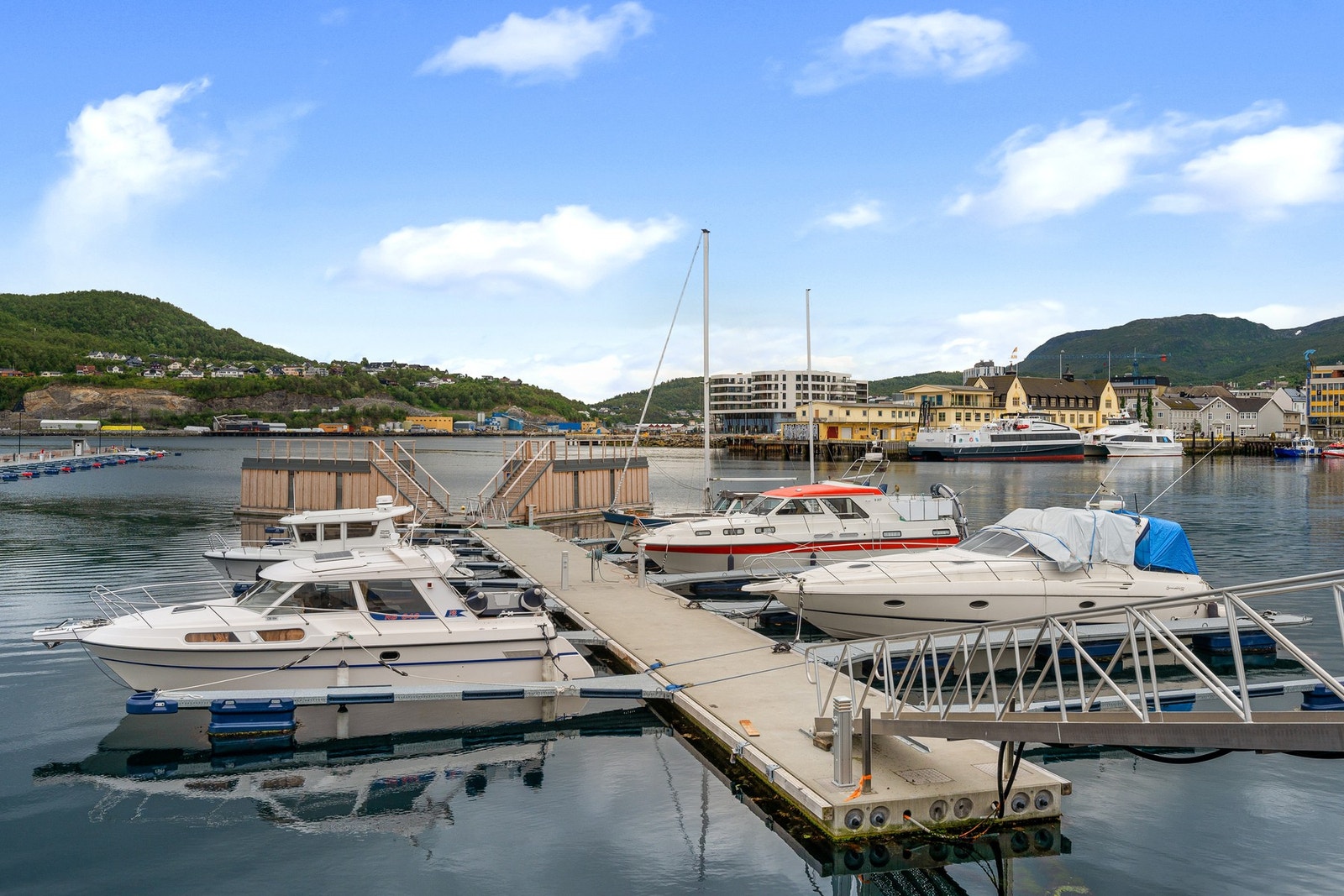 Eller kanskje til Våg havbadstu for et forfriskende bad? Galleribilde