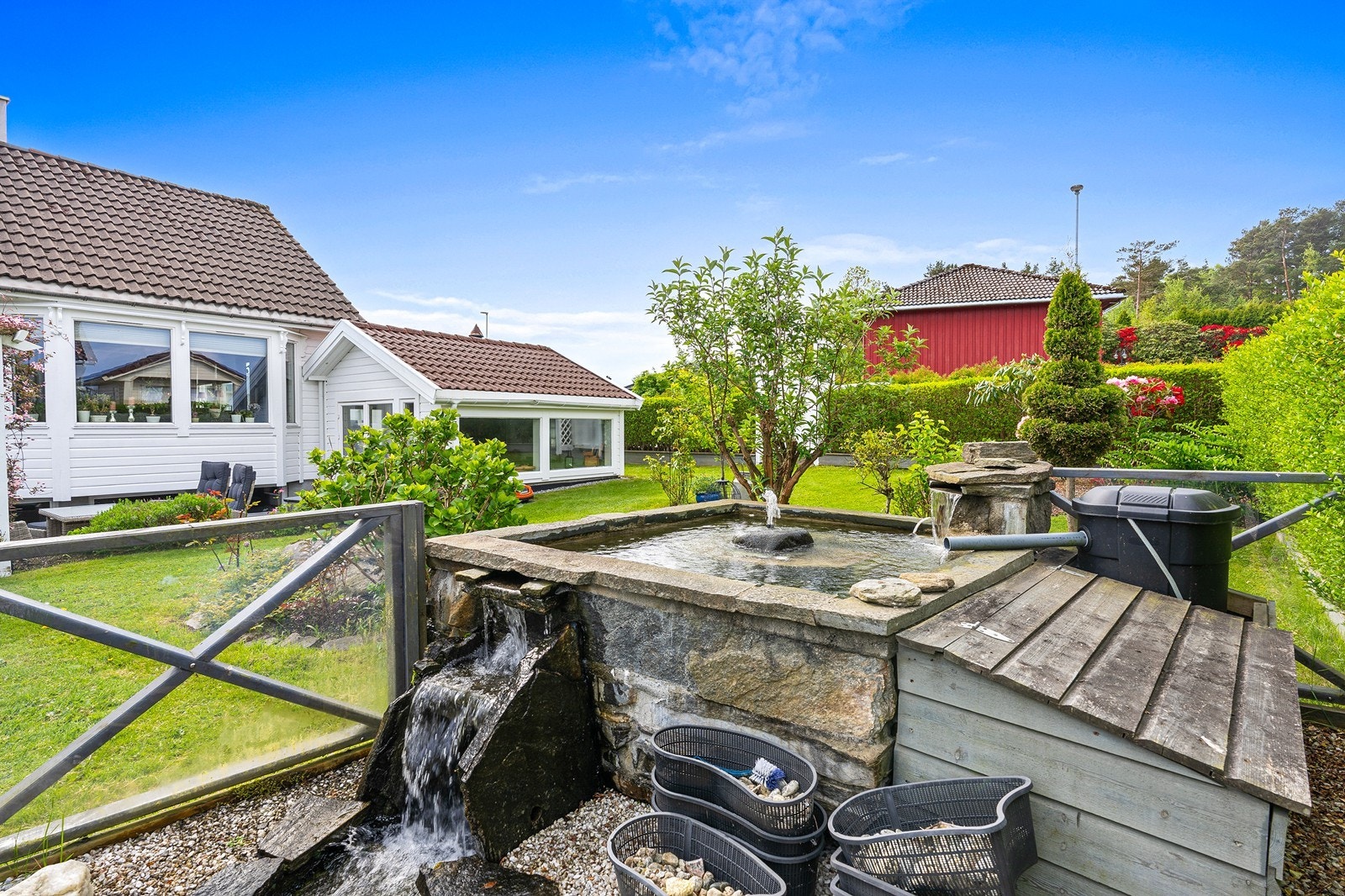 Eiendommen kan også skilte med egen fontene i hagen! Galleribilde