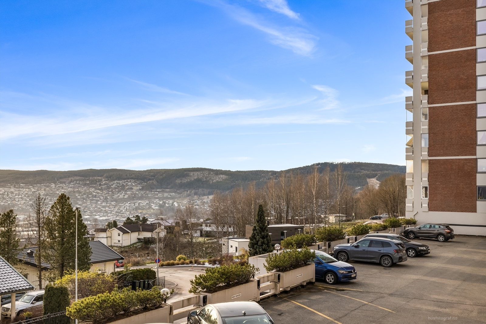 Dagens eier har leiekontrakt på p-plass rett utenfor og denne kan iht. eier videreføres til kjøper Galleribilde