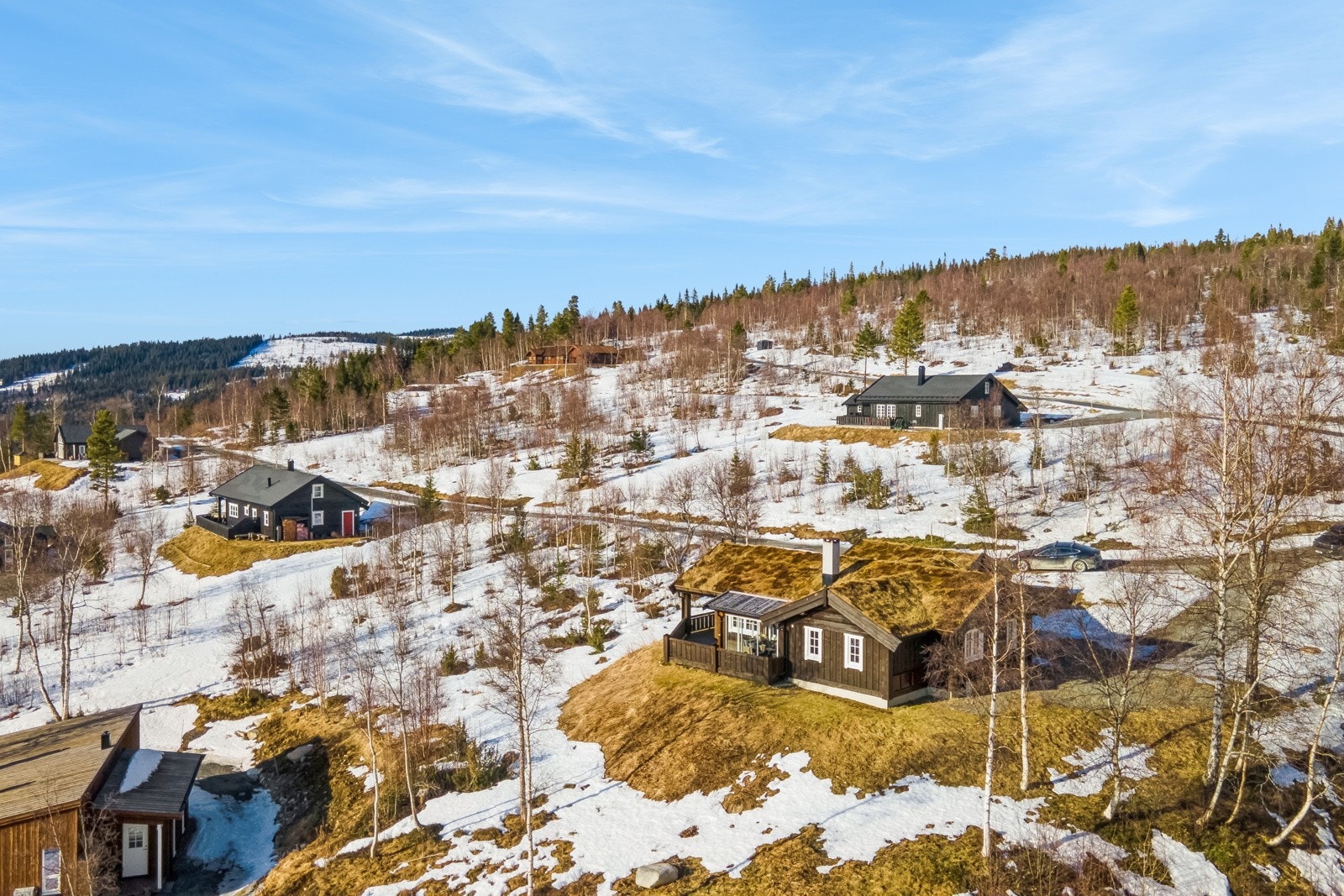 Denne hytten passer svært godt for de som trives i naturskjønne omgivelser men også de som ønsker et sted å trekke seg tilbake. Galleribilde