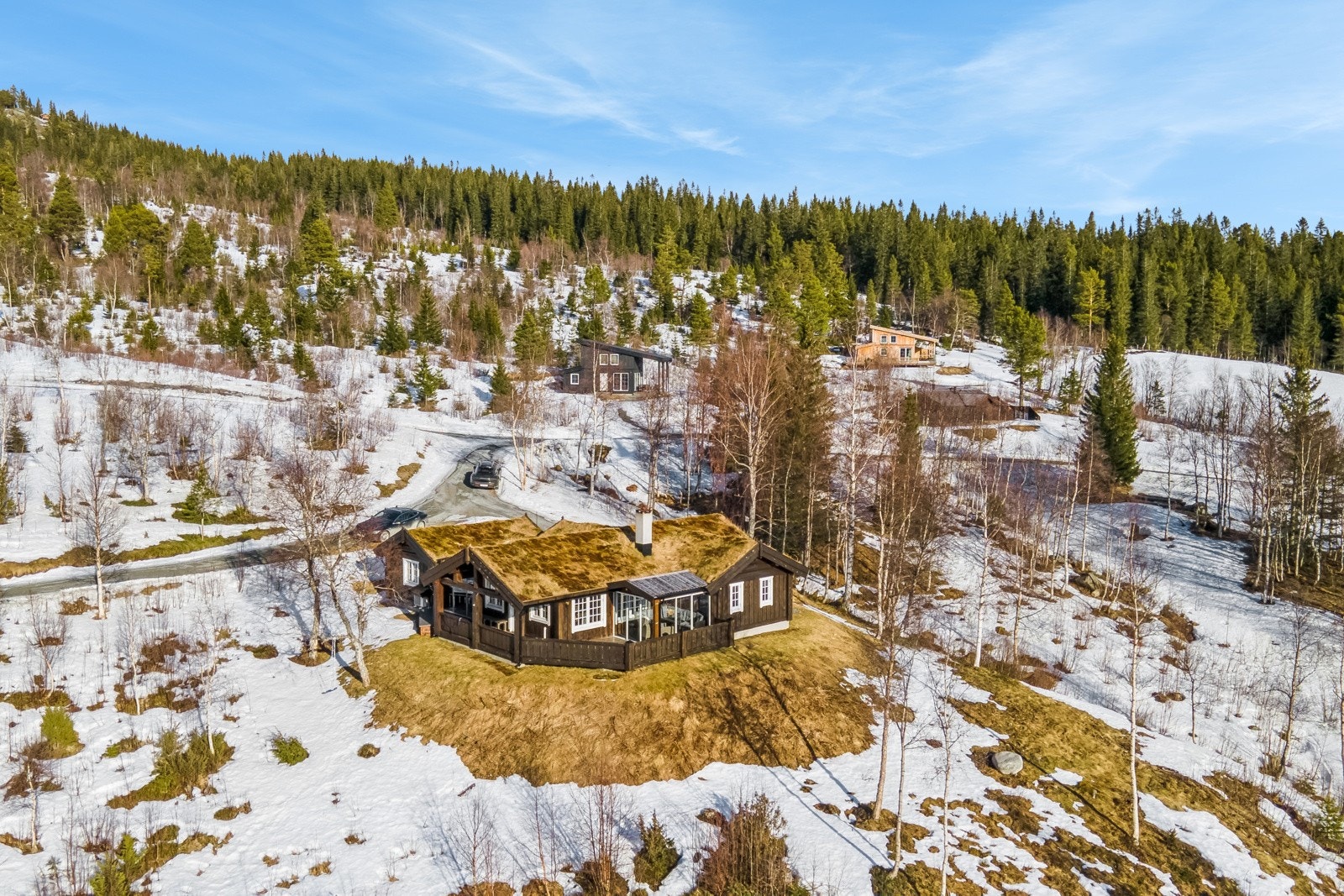 Eiendommen ligger like ved Berkåk sentrum hvor du finner alt du behøver av hverdagsfasiliteter. Galleribilde