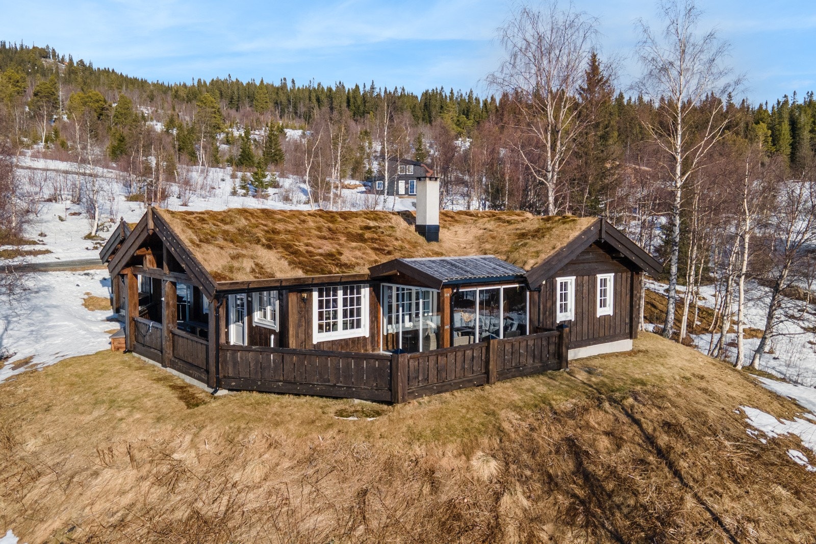 Hytten ligger flott til på en liten haug, som gir god utsikt. Galleribilde