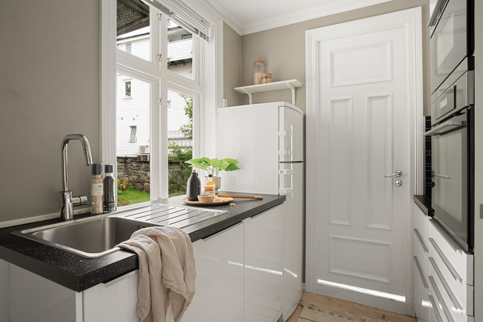 Flott kjøkken som inneholder alt du trenger Galleribilde