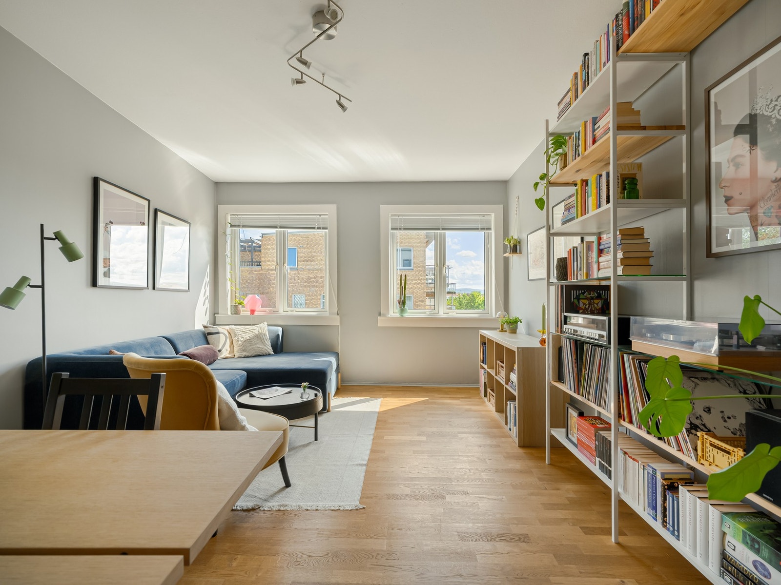 Vi begynner med litt ordentlig kvalitetstid i stuen, ettersom det er her man stort sett tilbringer mesteparten av tiden. Galleribilde