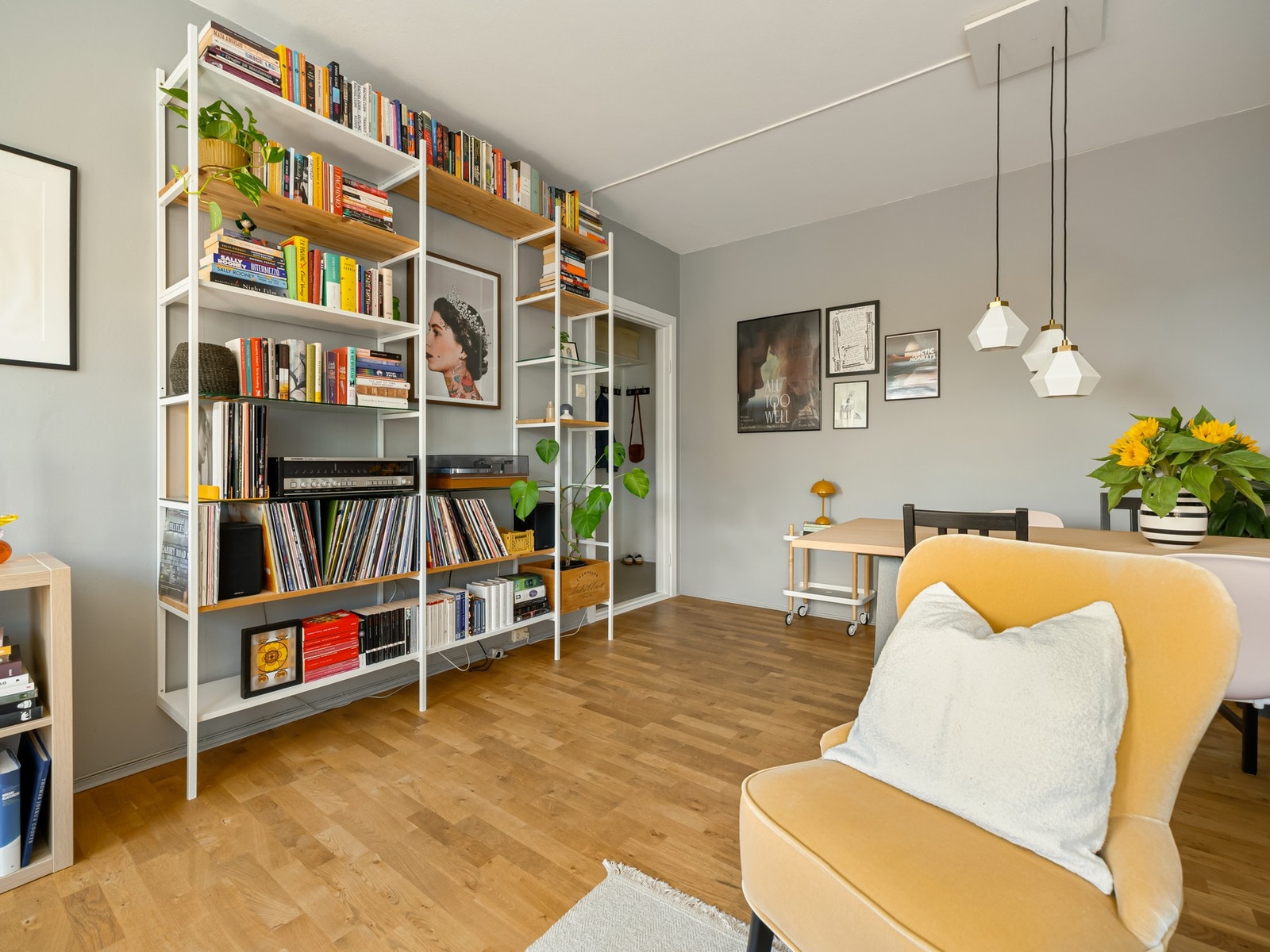 Den gode takhøyden opp til 2,66 m bidrar til at rommene blir luftige og gode. Galleribilde