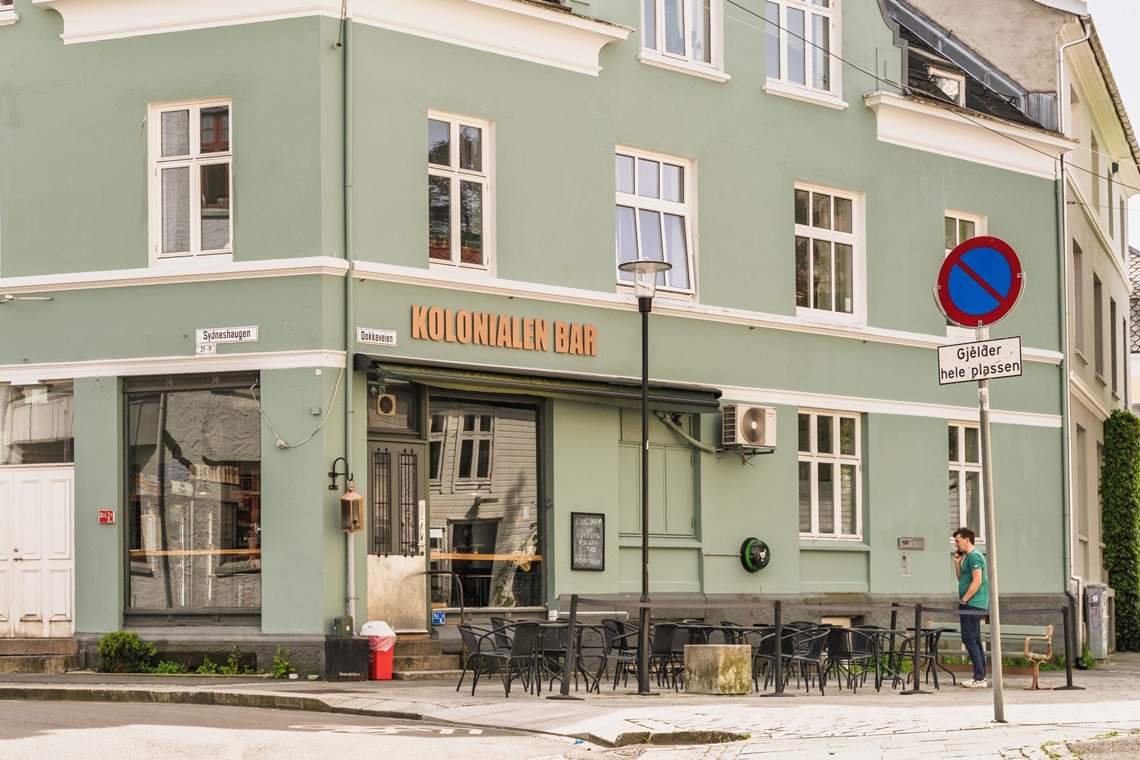 Koselige Kolonialen bar ligger like ved. Galleribilde