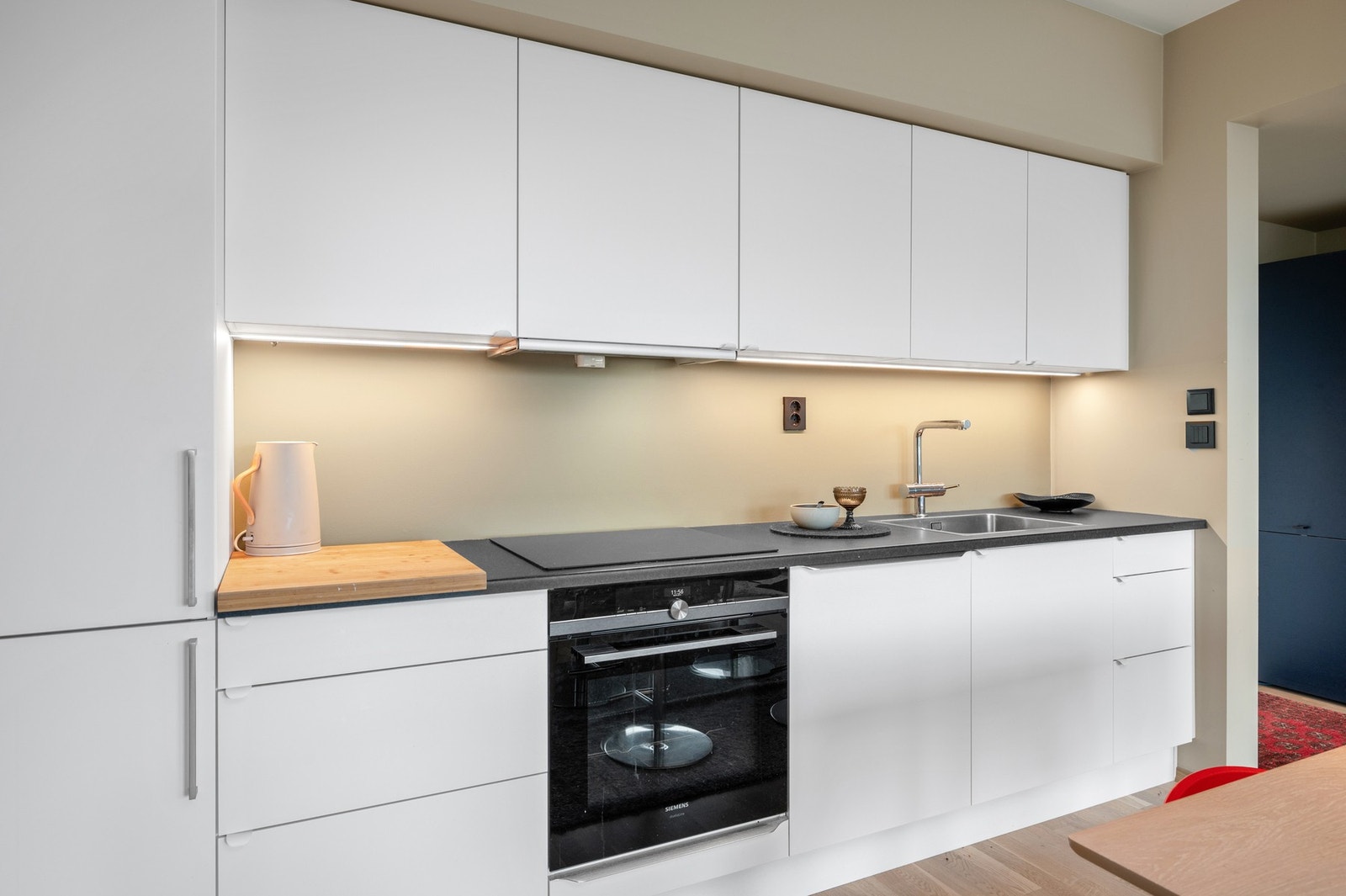 Her har du godt med skapplass Galleribilde