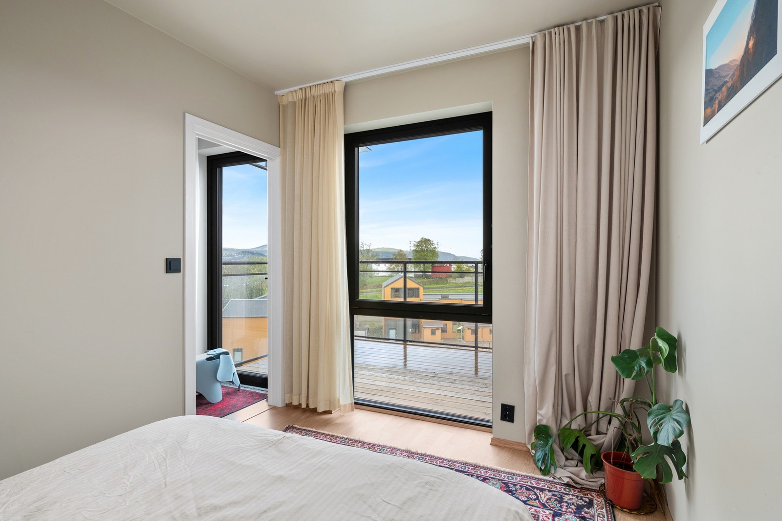 Her er det rikelig med lysinnslipp, og god takhøyde! Galleribilde