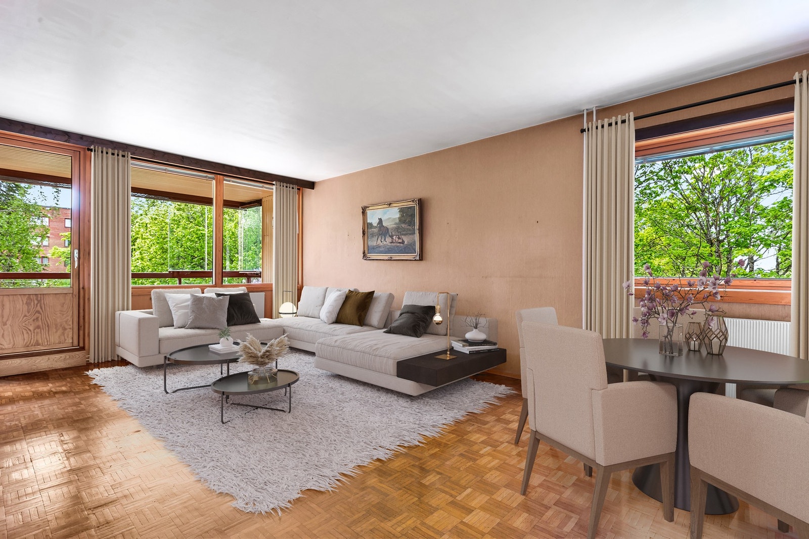 Stjernemyrveien 16 er en lys og romslig 4-roms endeleilighet på 92m², med svært god planløsning og stort potensial. Med boligen følger en parkeringsplass. (Bildet er digitalt stylet). Galleribilde