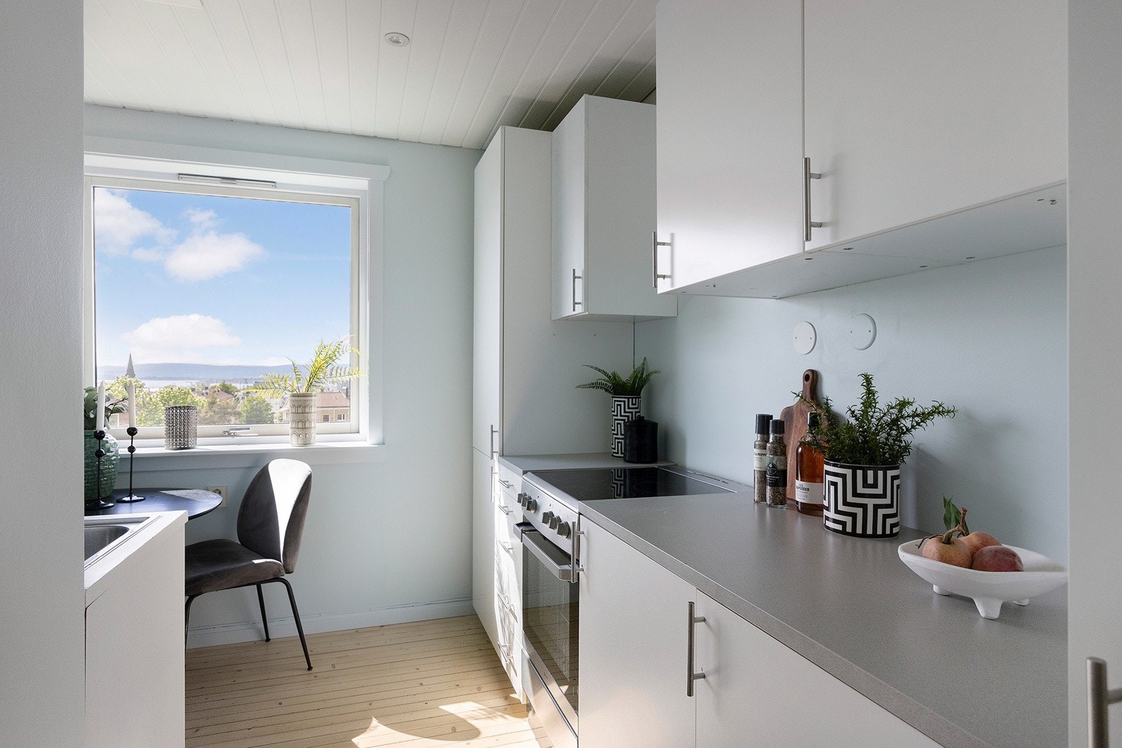 Kjøkken med downlights Galleribilde