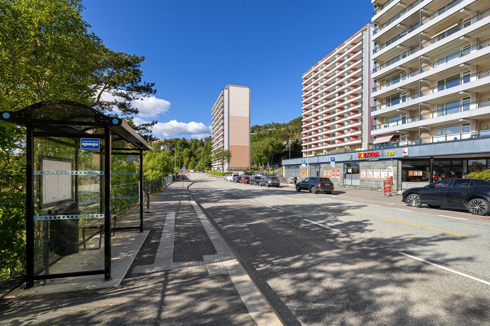 Busstopp rett ved Galleribilde