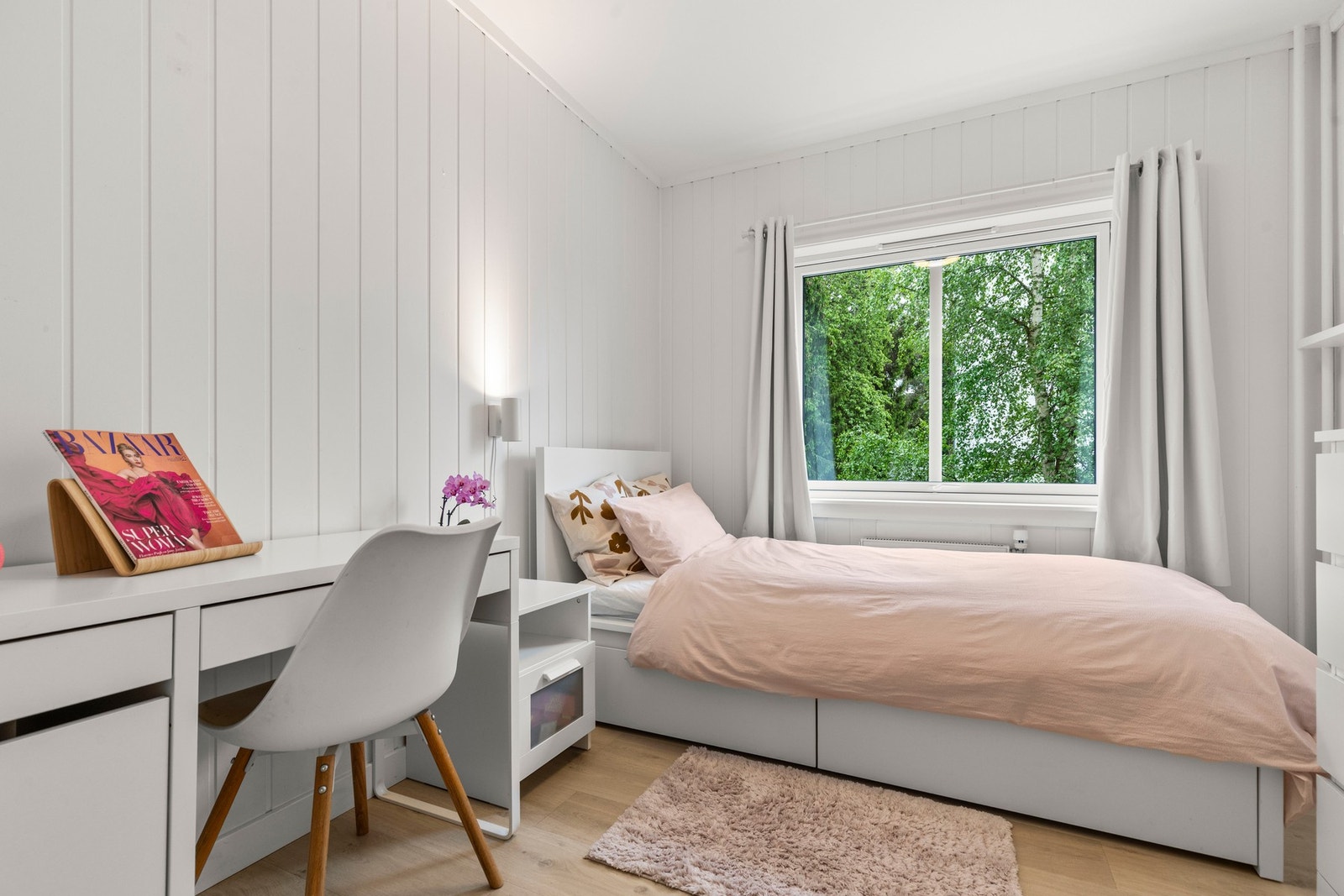Soverom 2 har plass til seng, skrivebord eller andre møbler. Galleribilde