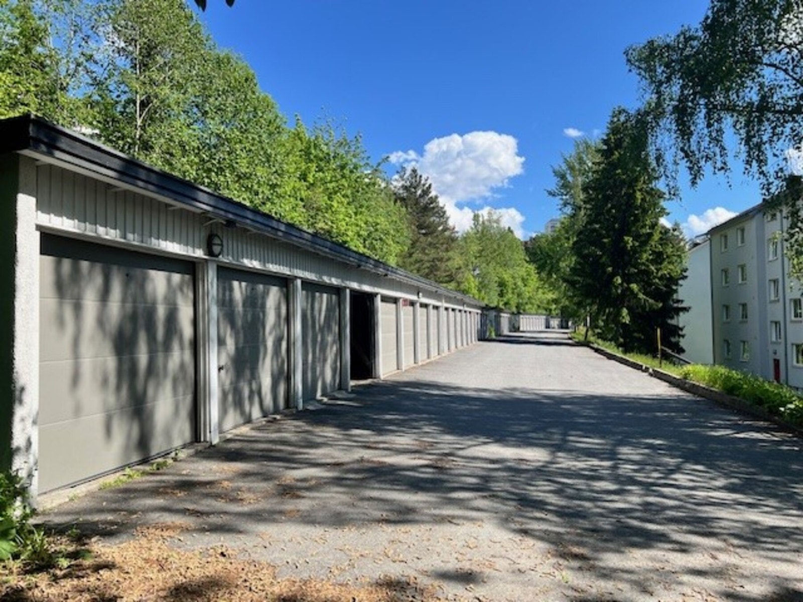 Garasjeplass medfølger. Det er montert lader til elbil. Galleribilde