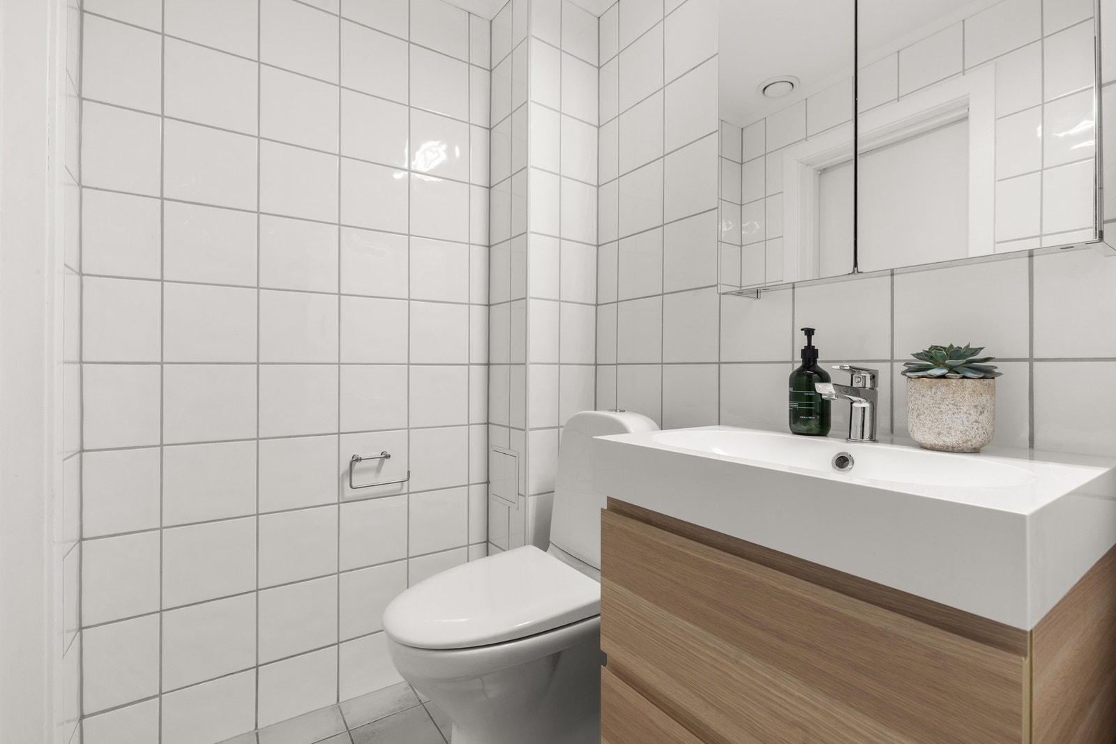Badet ble rehabilitert i 2005 i regi av Borettslaget, og nye baderomsmøbler og dusjvegger i 2020. Galleribilde