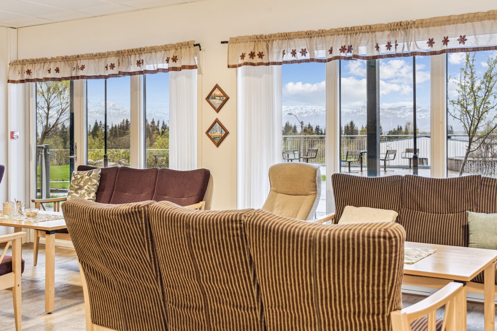 I første etasje finner du fellesstue, som er et koselig treffpunkt for beboere. Galleribilde