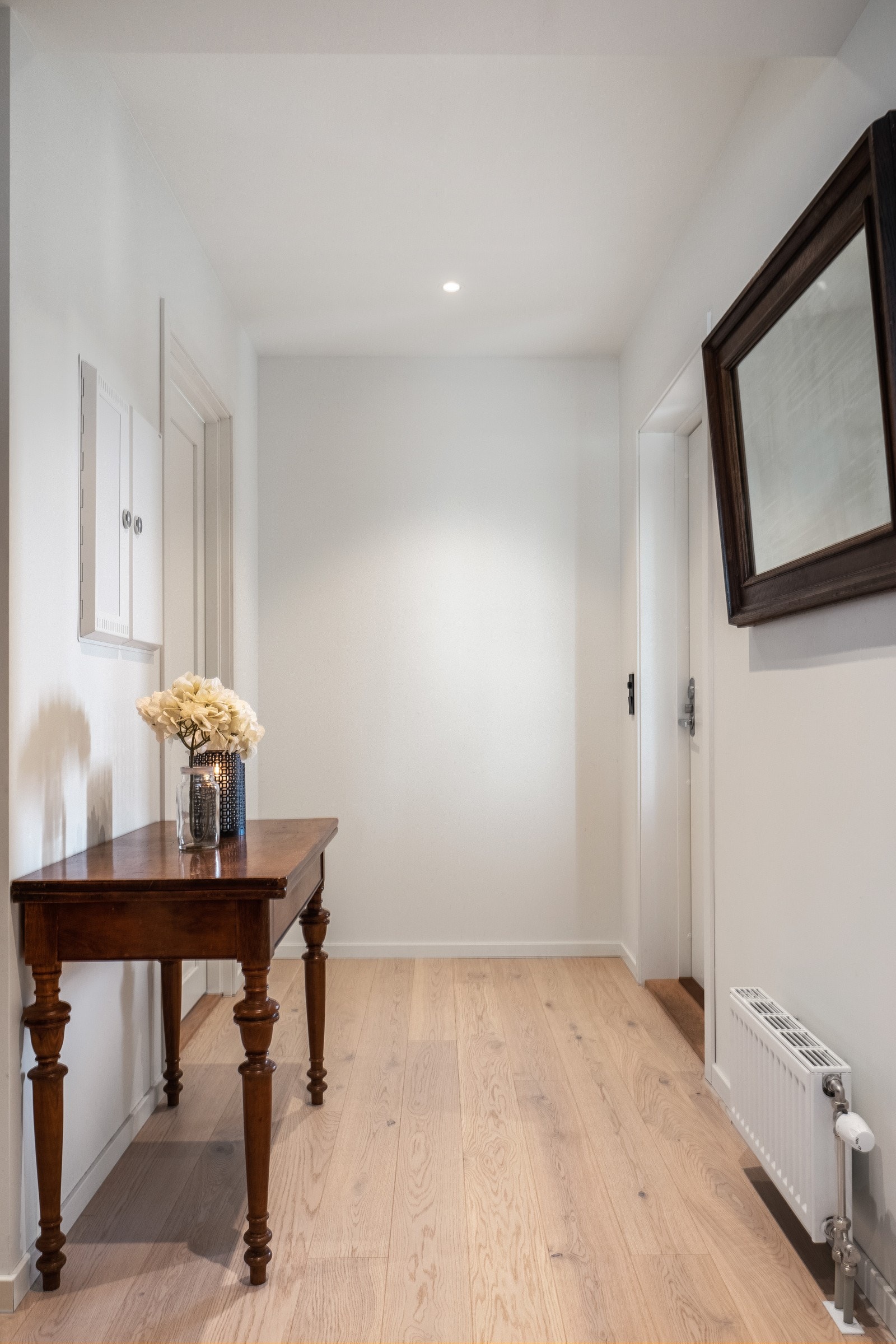 Leiligheten er gjennomgående lys og tidløs. Galleribilde