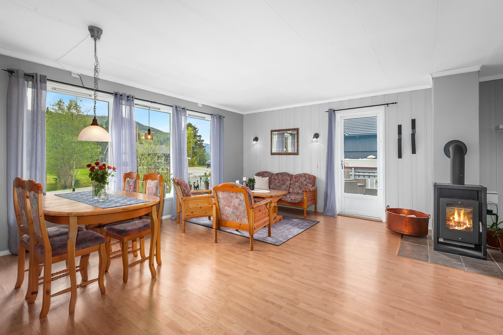 Boligen går over to plan og har en praktisk planløsning. Galleribilde