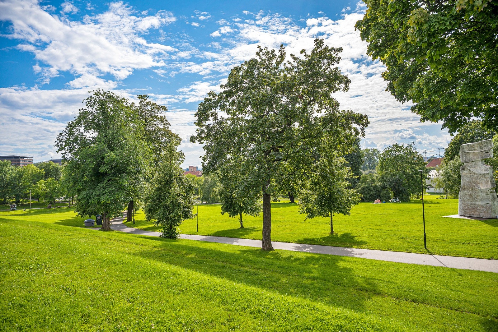 Fine turmuligheter i Tøyenparken som er en kort spasertur unna. Galleribilde