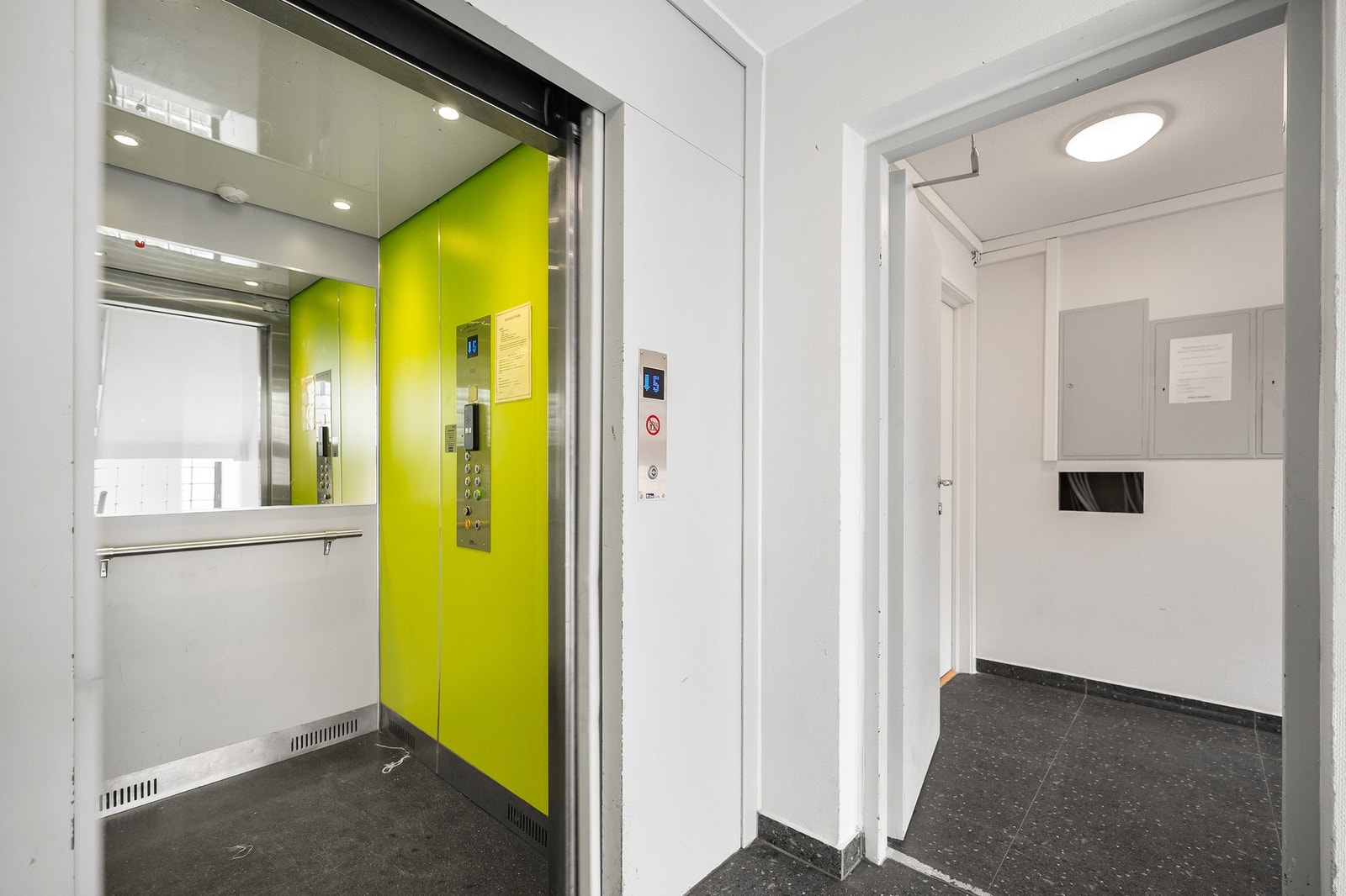 Heisadkomst til leilighetsplan. Galleribilde