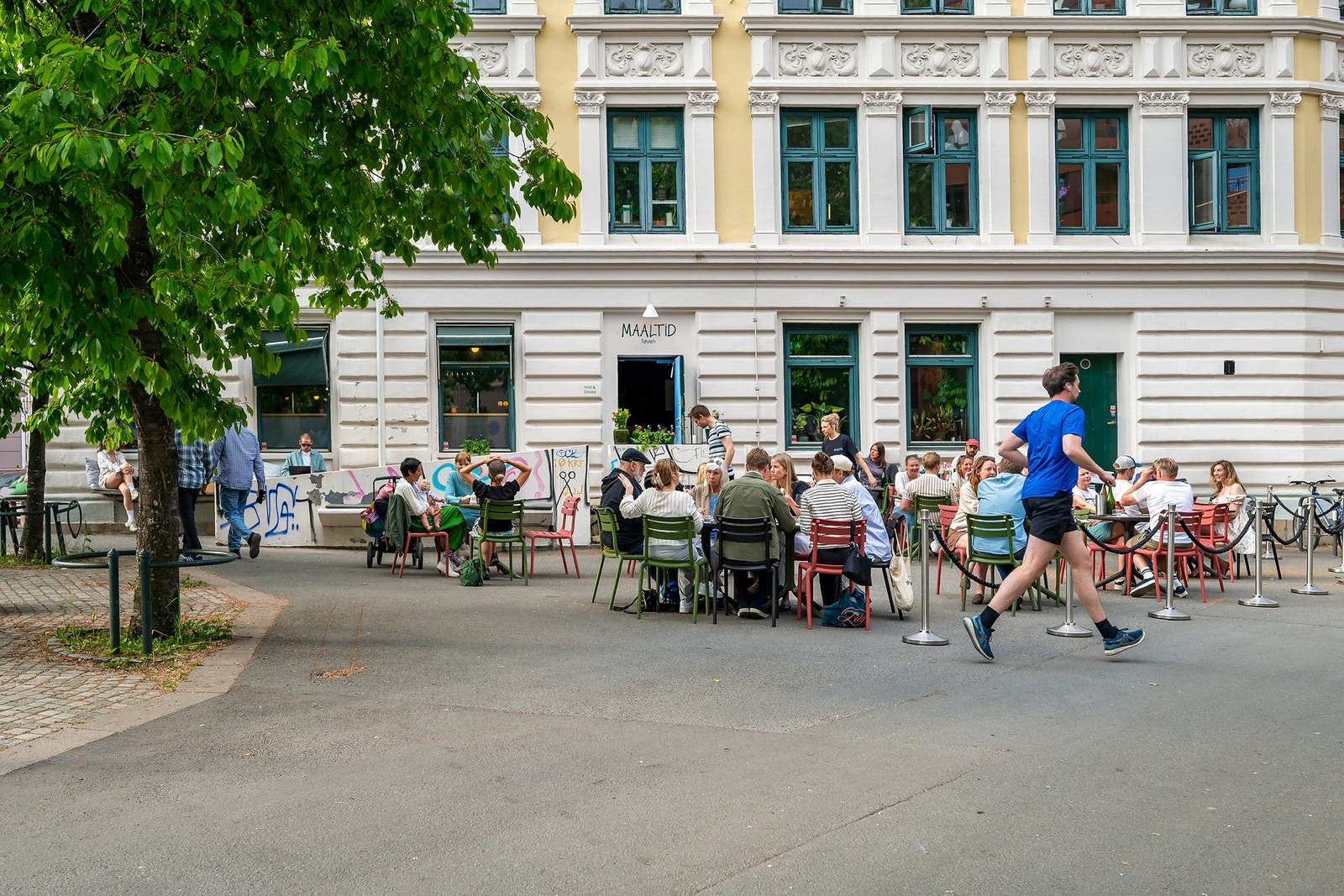 Maaltid restaurant ved Sørli plass. Galleribilde