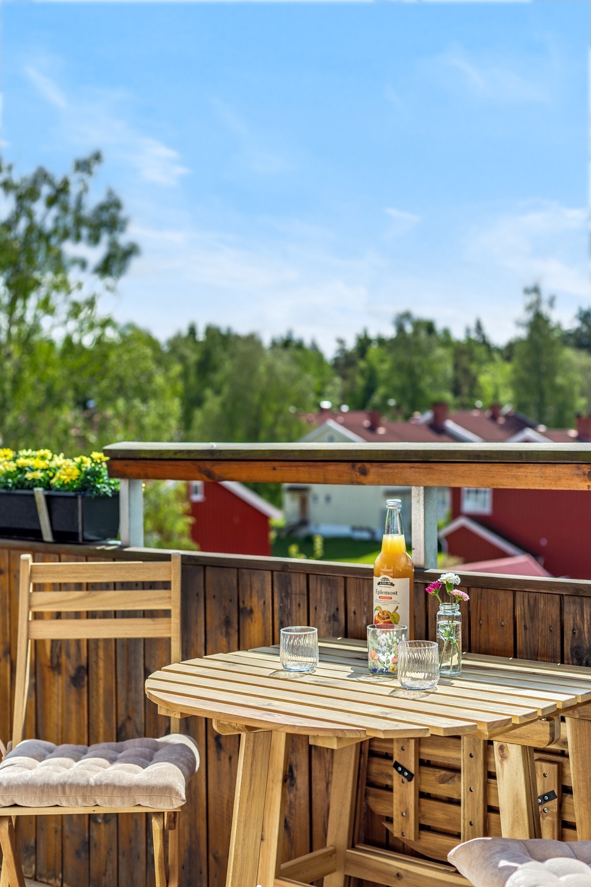 På balkongen er sola på plass fra morgen til ca. klokken 19 på kveldstid Galleribilde