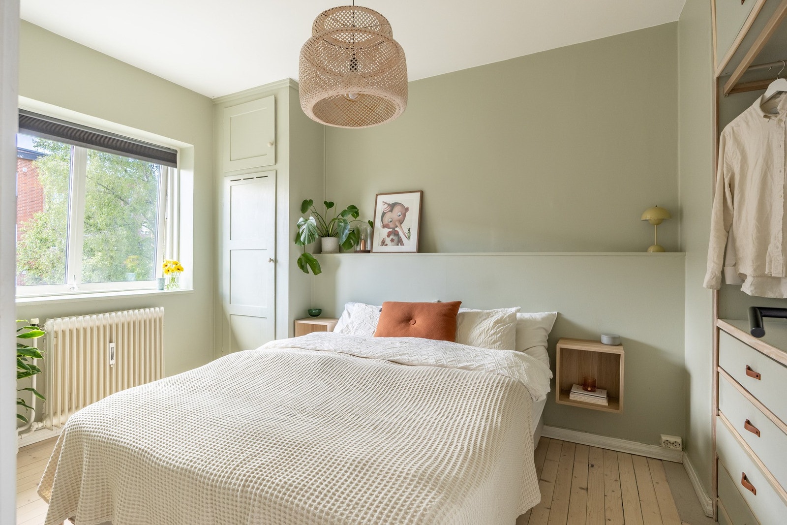 Leiligheten er belagt med originale tregulv. Galleribilde