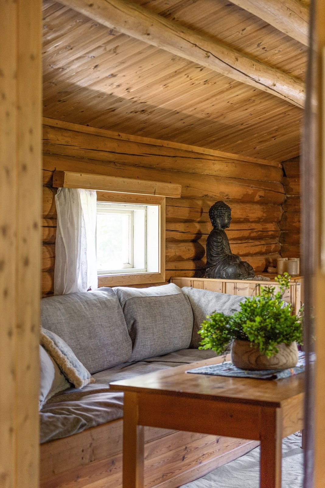Fastbygd sofa med soveplass. Galleribilde