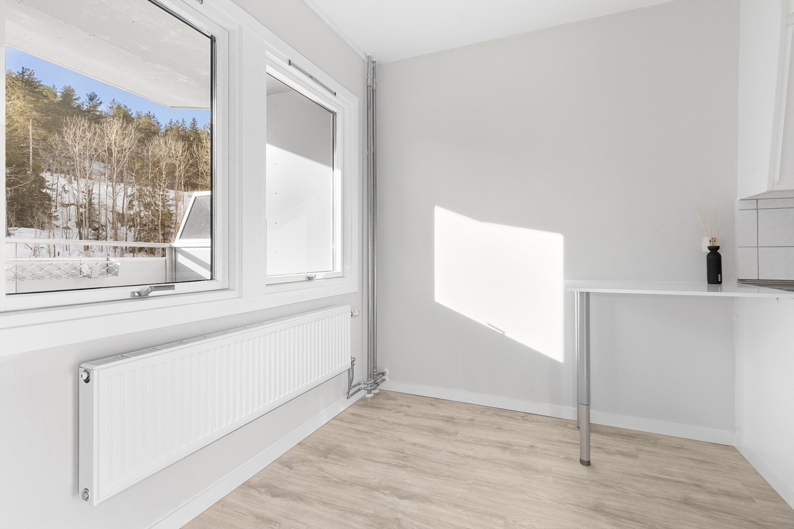 Her er det også plass for et lite kjøkkenbord Galleribilde