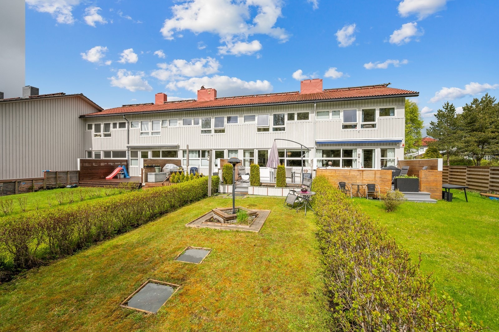 Boligen har en privat sørvendt terrasse med gode solforhold. Galleribilde