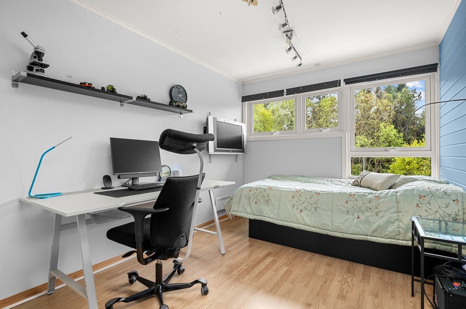 Soverommene er på 12,5. 11,5 og 6,5 m². Galleribilde