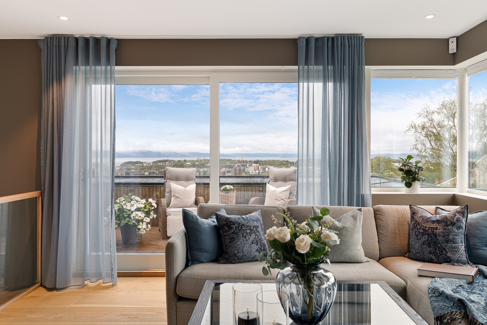 Boligen ble ferdigstilt i 2020, og består av tidsriktige materialvalg med høy kvalitet. Galleribilde