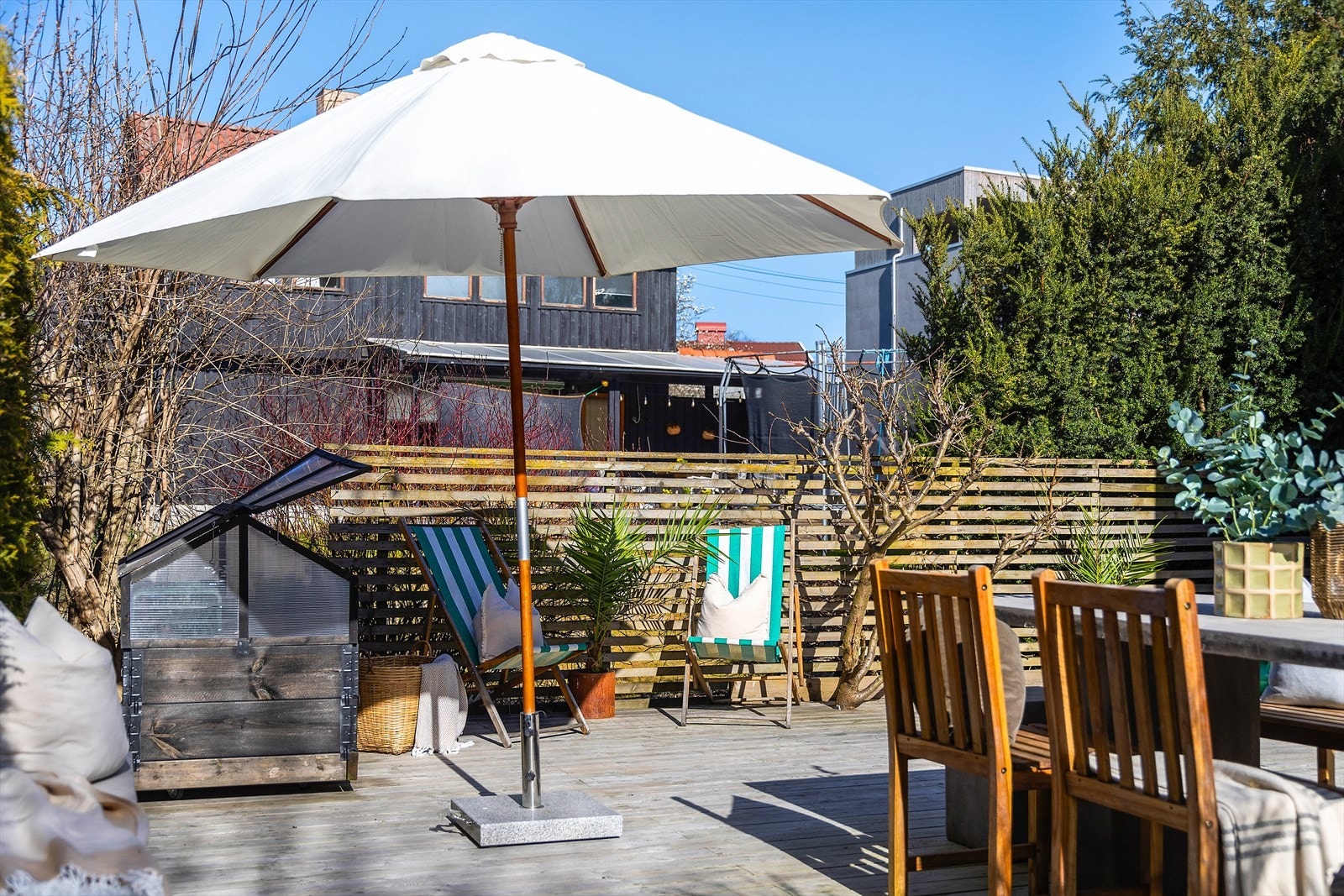 Solrik terrasse Galleribilde