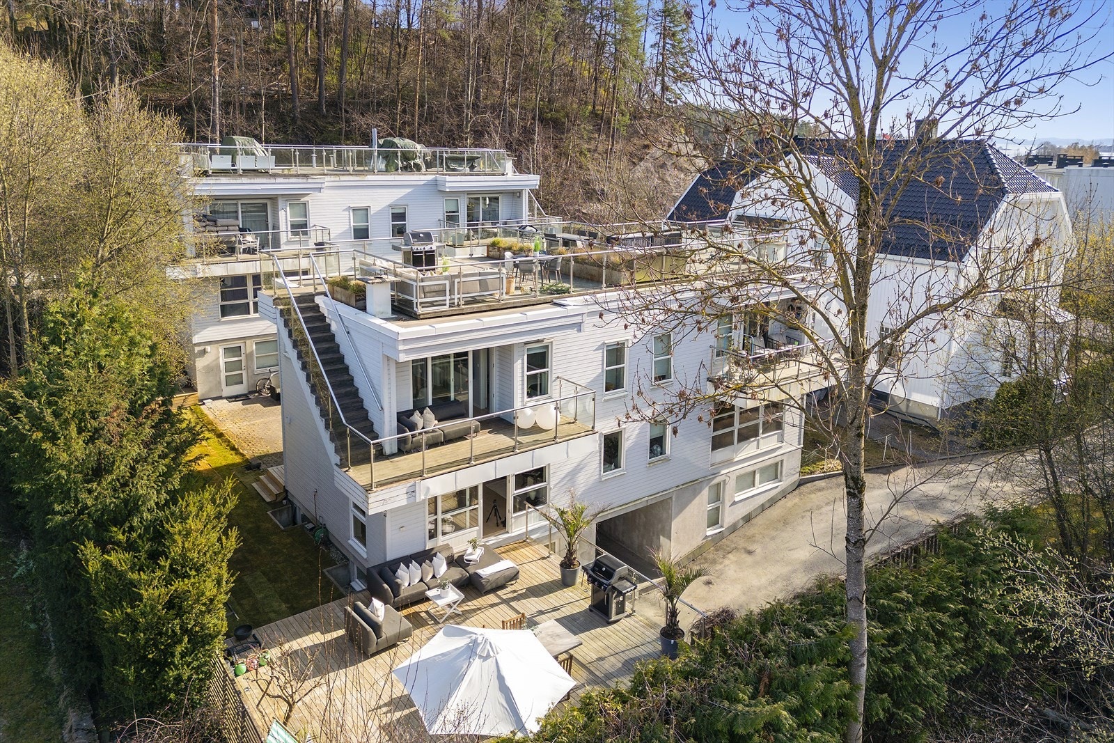 Moderne funkisbygg fra 2008 Galleribilde