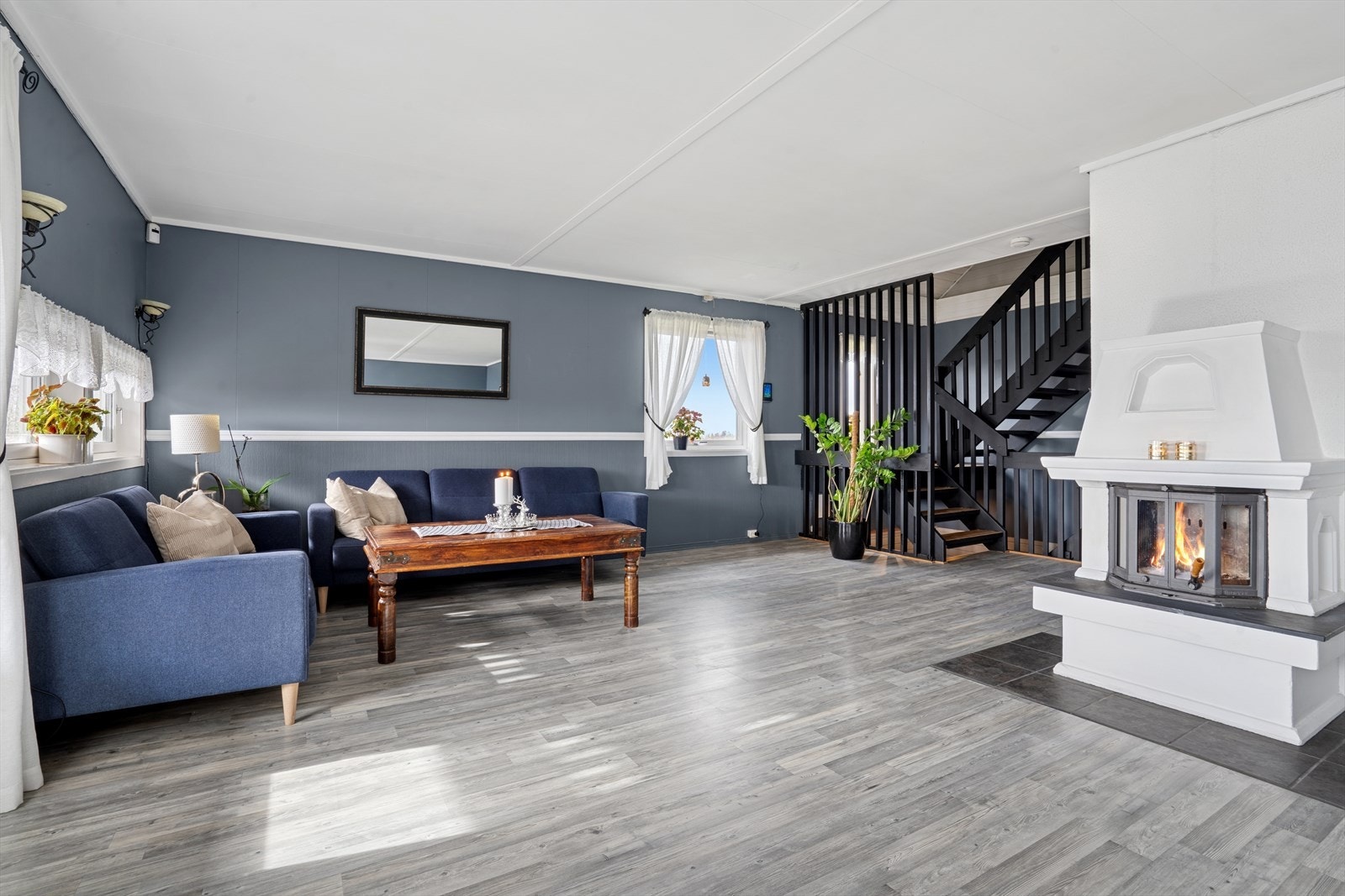 Stor stue på hele 43,2 kvm med gode møbleringsmuligheter. Galleribilde