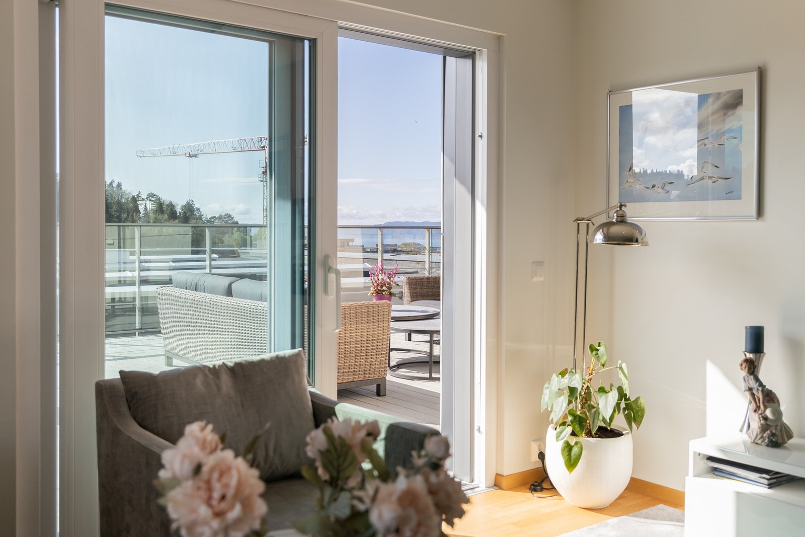 Behagelig oppvarming via fjernvarme og balansert ventilasjon. Galleribilde