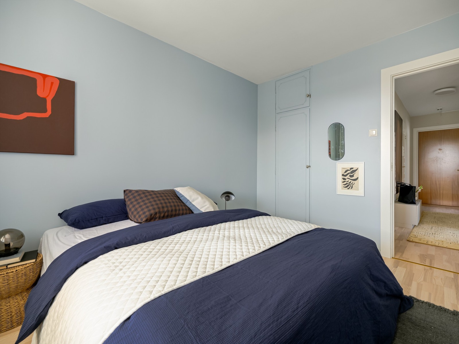 Ikke minst er det integrerte skap, sånn som i gamle dager. Galleribilde