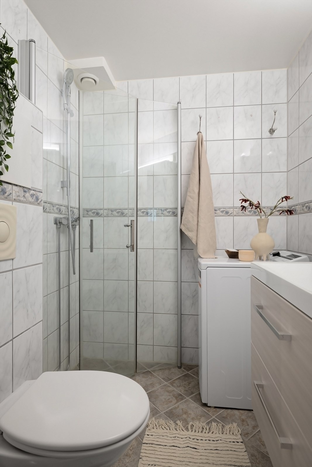 Dusjen har innfellbare dører. Galleribilde