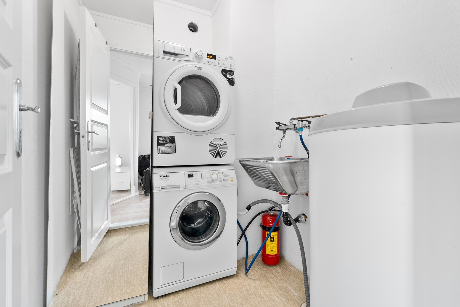 - Eget, separat vaskerom med opplegg for vaskemaskin/tørketrommel - Galleribilde
