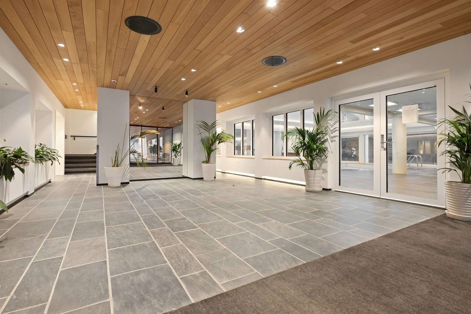 Inngangsparti. Galleribilde