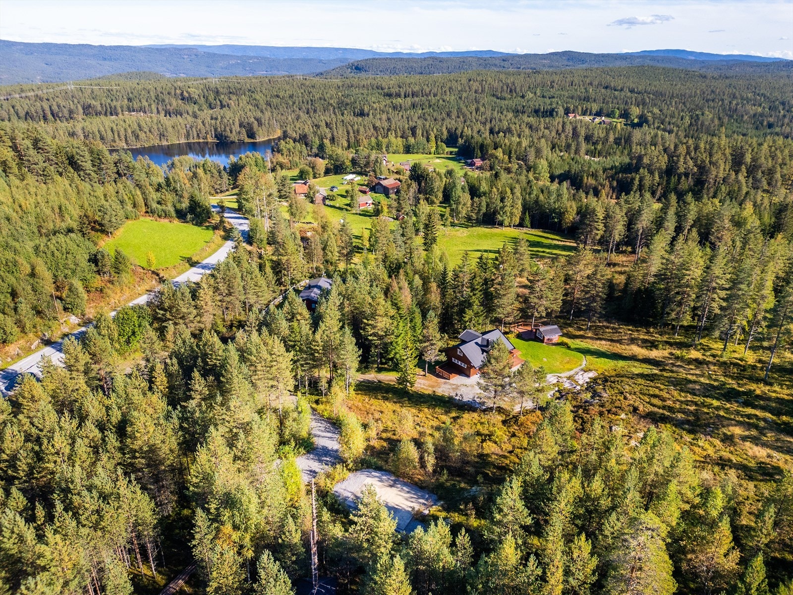 Hytten ligger skjermet til. Galleribilde