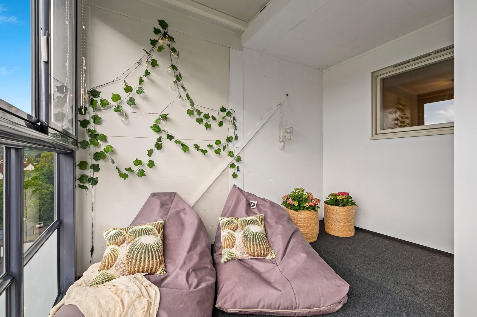 God plass på verandaen med mange muligheter Galleribilde