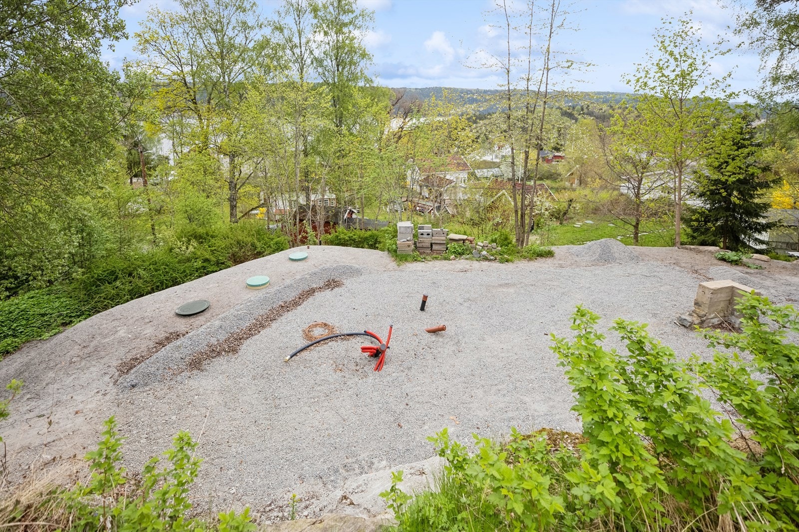 Fra tomten har du utsikt over fjorden. Galleribilde