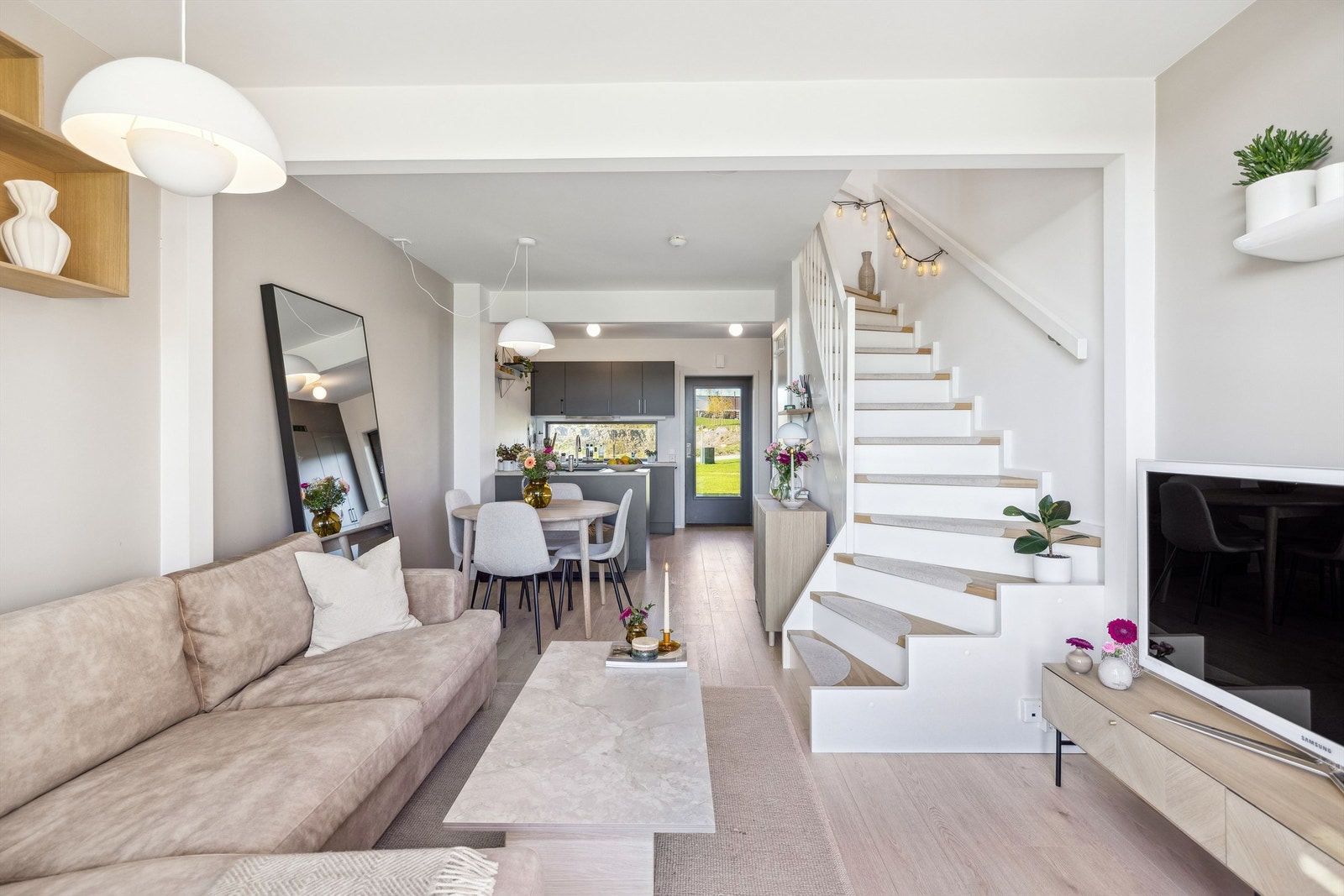 Stue og kjøkken Galleribilde