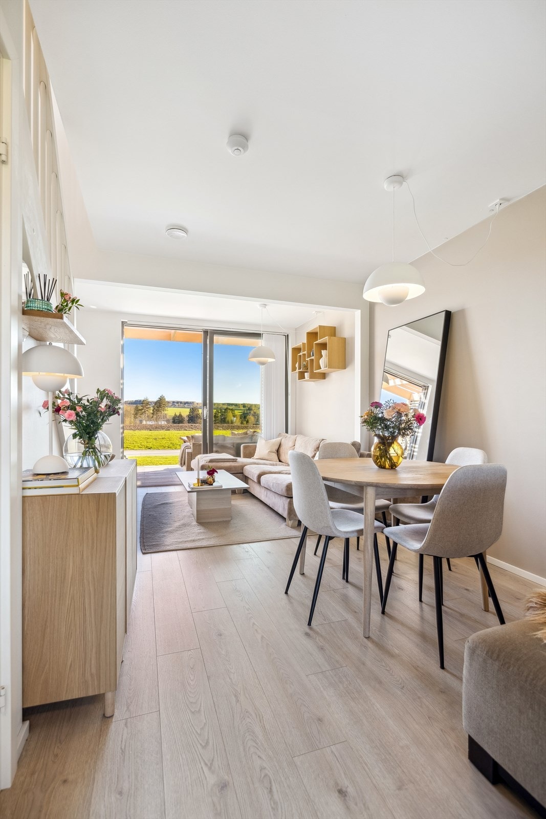 Stuen har gode møbleringsmuligheter Galleribilde