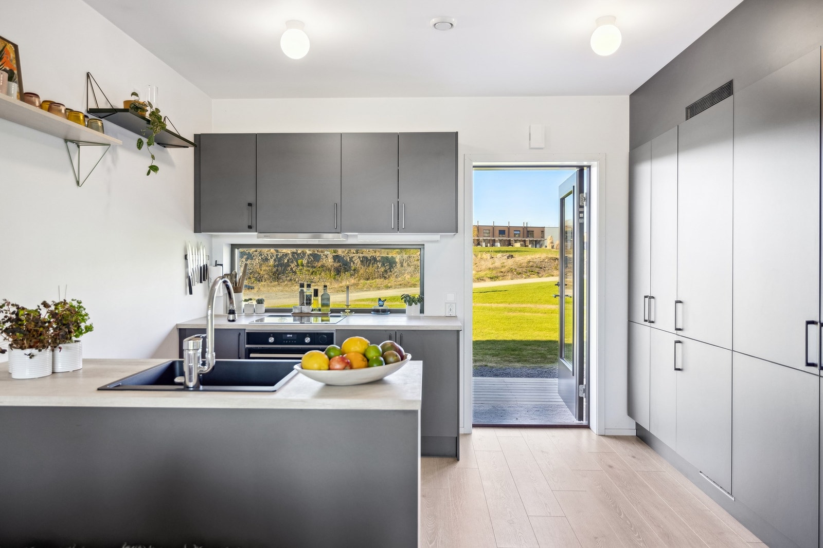 Boligen har adkomst via kjøkkenet Galleribilde