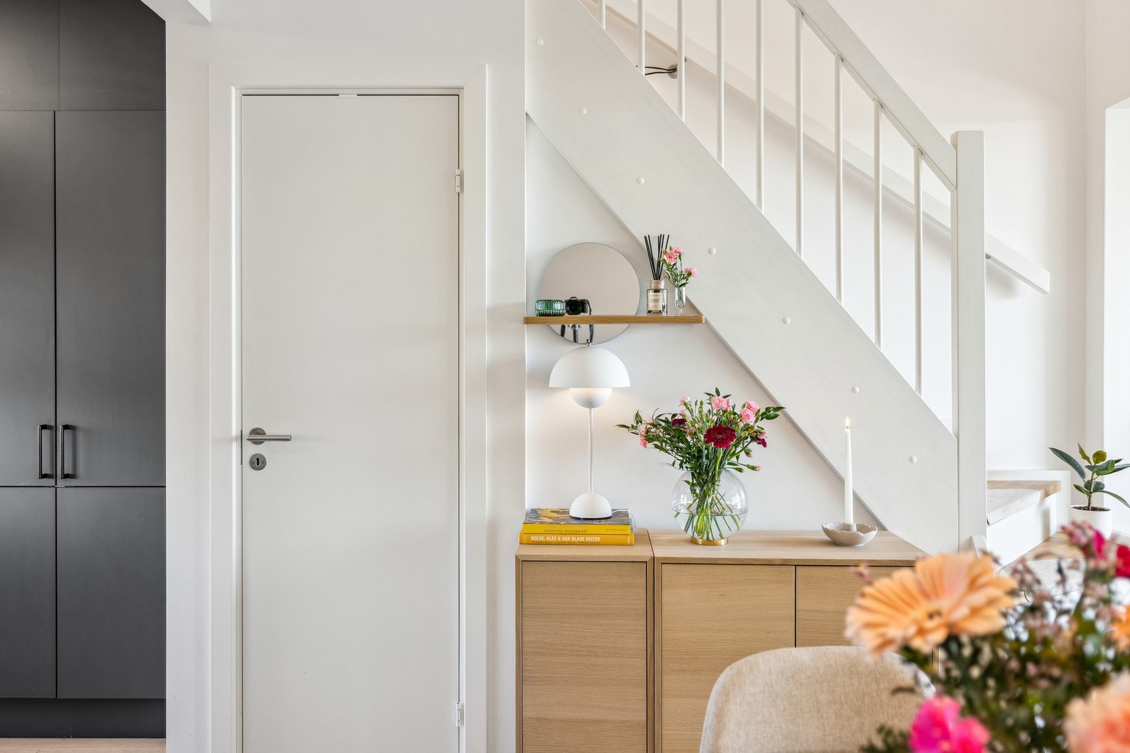 Praktisk med bod under trappen Galleribilde